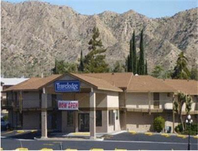 Travelodge Inn & Suites By Wyndham Yucca Valley/Joshua Tree Extérieur photo