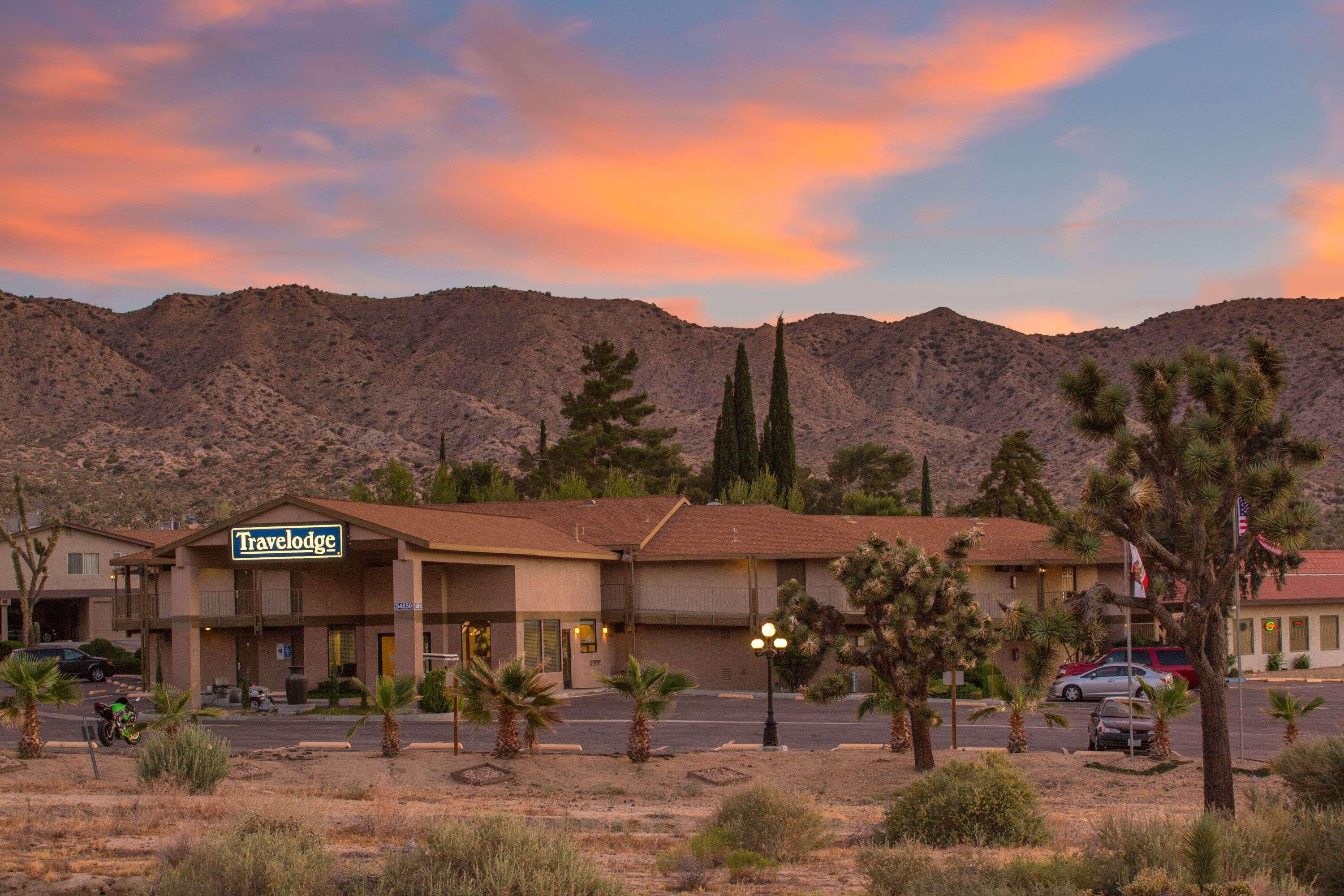 Travelodge Inn & Suites By Wyndham Yucca Valley/Joshua Tree Extérieur photo
